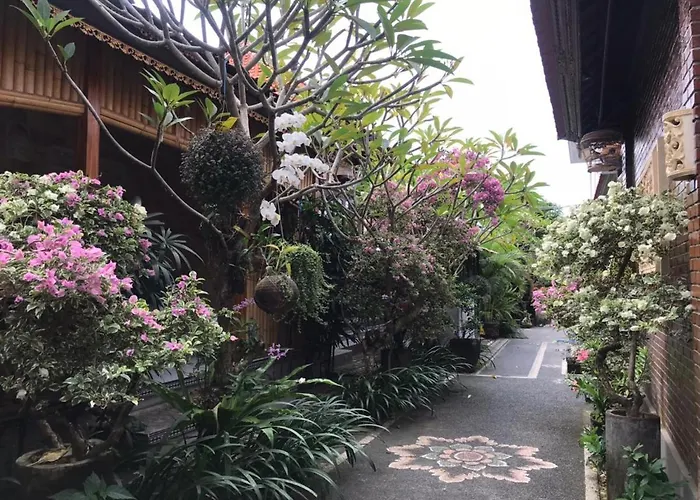 Leo Guest house *